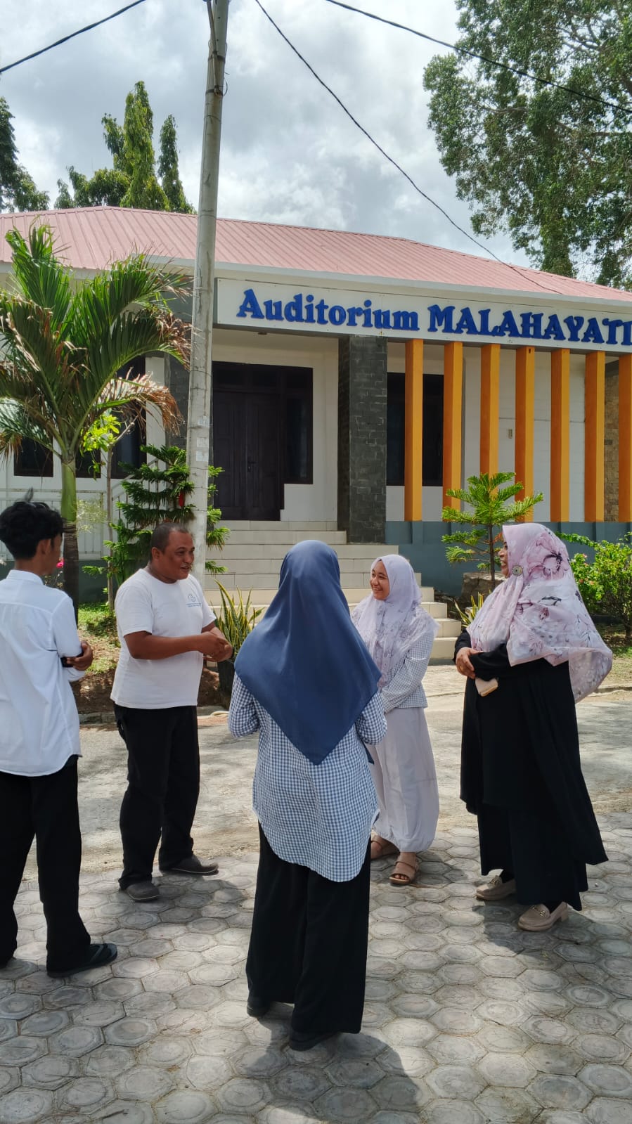 Kegiatan mahasiswa di BPBAP Ujung Batee